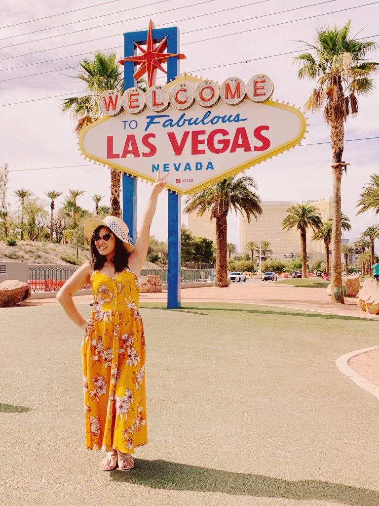 7 Tips for Pictures at the Las Vegas Sign